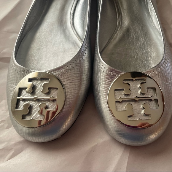 Tory Burch Shoes - Tory Burch Metallic Silver Logo Ballet Flats
